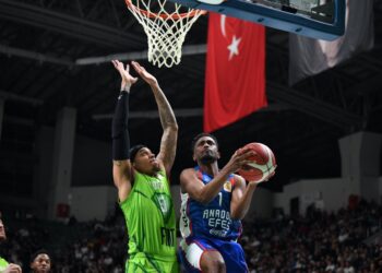 Anadolu Efes, TOFAŞ’ı deplasmanda yendi!