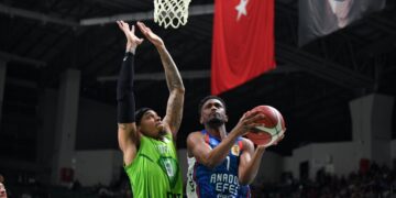 Anadolu Efes, TOFAŞ’ı deplasmanda yendi!