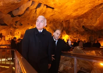 Bakan Ersoy’dan Tulumtaş Mağarası’na ziyaret