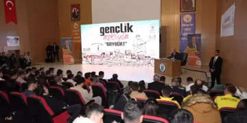 Bakan Güler, gençlerin sorularını yanıtladı