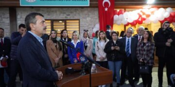 Bakan Tekin, İzmir’de özel eğitim ve rehabilitasyon merkezinin açılışını yaptı!