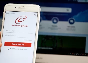 Bakan Ersoy müjdeyi verdi: GençKart başvuruları başladı