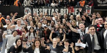 Beşiktaş BOA, Spar Girona’yı farklı yenip avantajı kaptı!