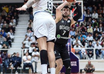 Beşiktaş, deplasmanda Aliağa Petkimspor’u rahat geçti!