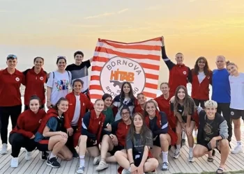 Bornova Hitabspor, Kadın Futbol Süper Ligi’ne yükseldi!