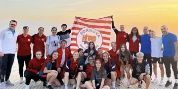 Bornova Hitabspor, Kadın Futbol Süper Ligi’ne yükseldi!