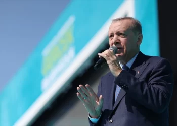 Cumhurbaşkanı Erdoğan, İmamoğlu’na karşı sert ifadeler kullandı: Tutmayın küçük enişteyi