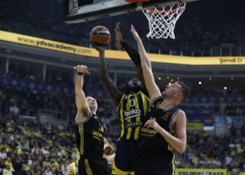 Fenerbahçe Beko, ALBA Berlin’i farklı geçti!