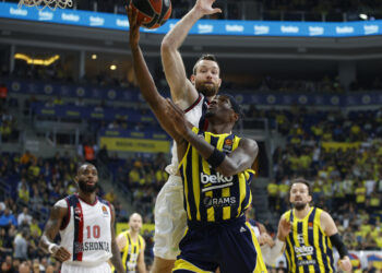 Fenerbahçe Beko, evinde Baskonia’yı farklı geçti!
