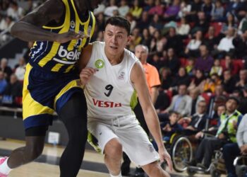 Fenerbahçe Beko, Manisa BBSK’yı farklı yendi! Fenerbahçe Beko, Manisa BBSK’yı farklı yendi!