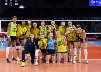 Fenerbahçe Opet, Kupa Volley’de finale yükseldi!
