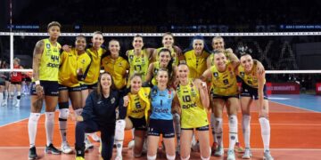 Fenerbahçe Opet, Kupa Volley’de finale yükseldi!