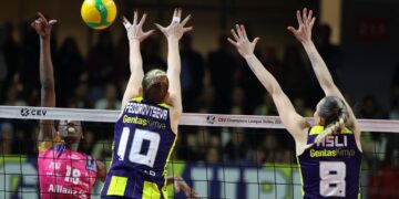 Fenerbahçe Opet, Şampiyonlar Ligi’ne yarı finalde veda etti!