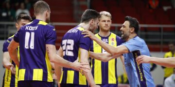Fenerbahçe Parolapara, Halkbank’ı rahat geçti!