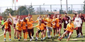 Galatasaray Petrol Ofisi, son dakikada kazanarak liderliğini sürdürdü!
