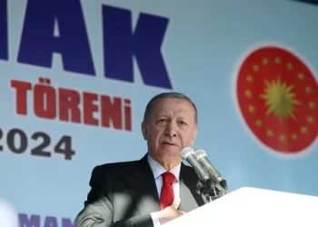 Erdoğan: Hangi kökene, siyasi görüşe sahip olursa olsun, her vatandaşımız başımızın tacıdır