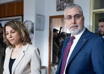 Bakan Işıkhan: Yerel yöneticilerimizle birçok projeye imza atacağız