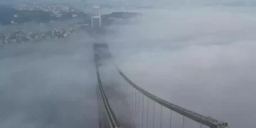 İstanbul Boğazı yeniden gemi trafiğine açıldı