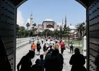 İstanbul 2 ayda 2 milyon 457 bin 518 yabancı ziyaretçi ağırladı!