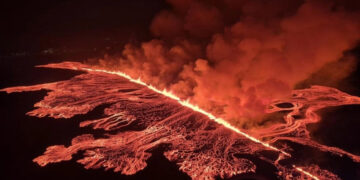 İzlanda’da yanardağ patlaması! Acil durum ilan edildi