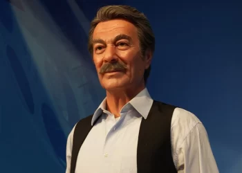 Kadir İnanır’ın balmumu heykeli sergilenmeye başlandı