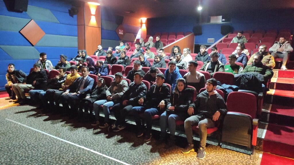 mus belediyesi ozel cocuklari sinema ile bulusturdu habermeydan