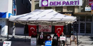 Muş’ta ailelerin evlat nöbeti sürüyor!