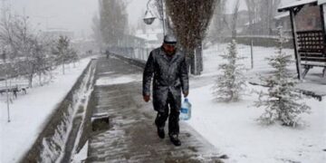 Muş’ta kar yağışı nedeniyle 102 köy yolu ulaşıma kapandı!