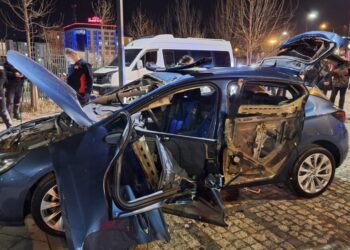 Muş’ta park halindeki otomobilde patlama meydana geldi!