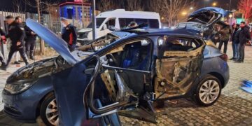 Muş’ta park halindeki otomobilde patlama meydana geldi!