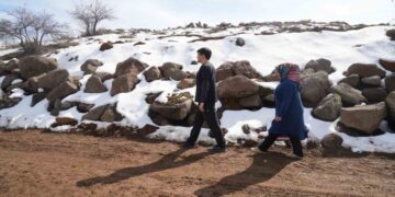 Muş’ta sağlık ekipleri karla kaplı köyleri aşıp hastaları tedavi ediyor