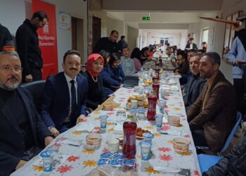 Muşlu iş adamı, 300 üniversite öğrencisine iftar yemeği verdi!