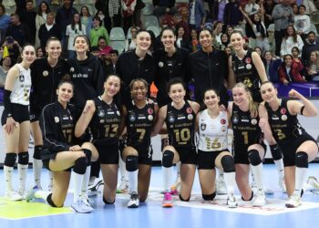 Nilüfer Belediyespor 2-3 VakıfBank