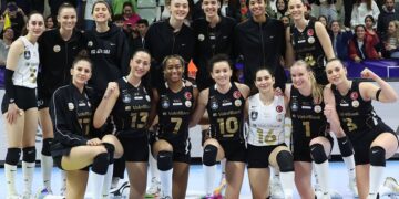 Nilüfer Belediyespor 2-3 VakıfBank