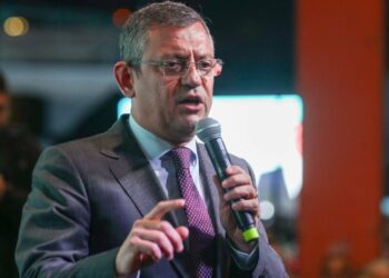 Özgür Özel’den AKP adayına sert cevap: Eskişehir’i kimseye peşkeş çektirmeyiz