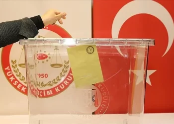 Türkiye yarın seçim için sandık başında: Oy verme saatleri ve süresi, seçmenlerin oy kullanma prosedürü nasıl olacak? Türkiye yarın seçim için sandık başında: Oy verme saatleri ve süresi, seçmenlerin oy kullanma prosedürü nasıl olacak?