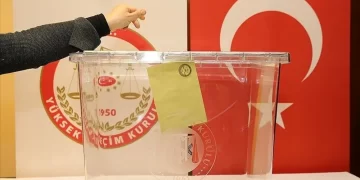 Türkiye yarın seçim için sandık başında: Oy verme saatleri ve süresi, seçmenlerin oy kullanma prosedürü nasıl olacak?