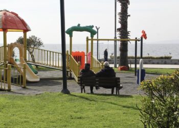 Sinop’ta vatandaş iftar saatini sahilde bekliyor!