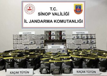 Sinop’ta yapılan yol kontrolünde kaçak tütün ve makaron ele geçirildi!