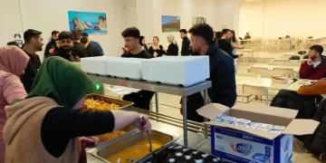 Sinop Türkeli’de Meslek yüksekokulu öğrencilerinin iftarı esnaftan!