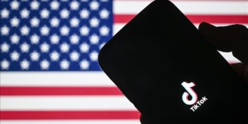 TikTok tehlike sinyalleri veriyor: Kullanıcılara ABD’de kapanabileceğine dair bildirim gönderdi!