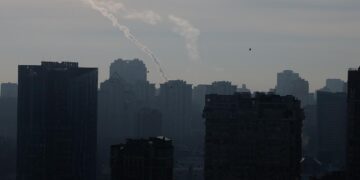 Rusya, Ukrayna şehirlerine balistik füzelerle saldırdı