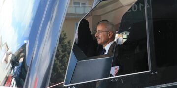 Bakan Uraloğlu duyurdu: Arnavutköy-İstanbul havalimanı metro hattı yarın açılıyor!