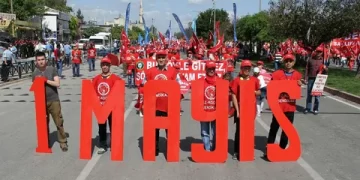1 Mayıs resmi tatil mi? 1 Mayıs’ta okullar tatil mi?