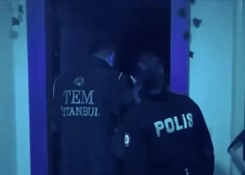 İstanbul’da FETÖ’ye yönelik gerçekleştirilen “Kıskaç-13” Operasyonunda 1️3 şüpheli eski askeri öğrenci yakalandı