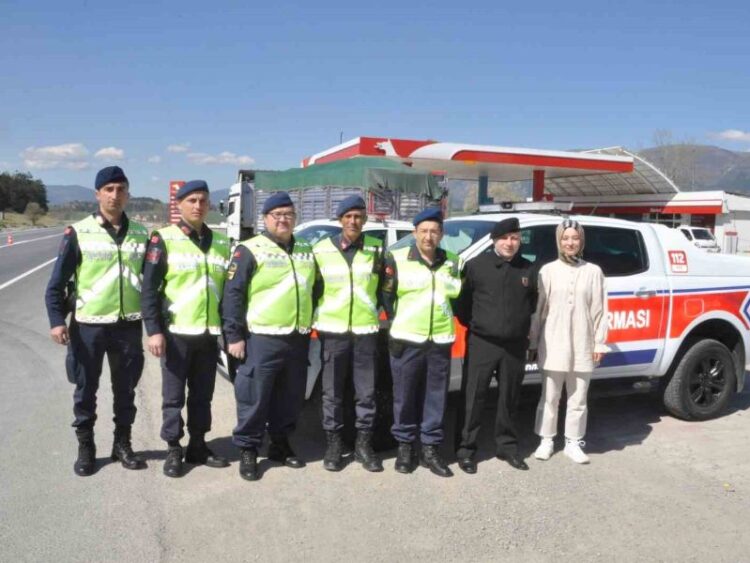 Boluda Jandarma yolcu kiliginda otobusleri denetledi habermeydan