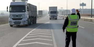 Kamyon, Çekici ve Tanker Araçlarının İstanbul ve Ankara Yönüne Seyirleri Kısıtlanıyor
