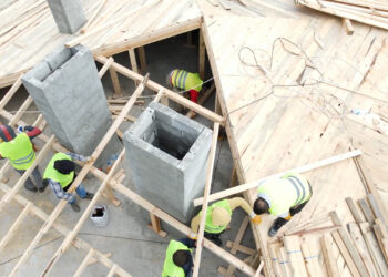 Bakan Özhaseki: Gece gündüz bayram tatili demeden çalışıyoruz