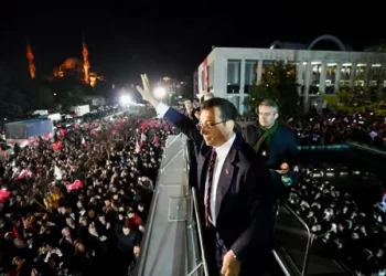 İmamoğlu Saraçhane’de konuştu: Bugün itibarıyla tek adam vesayet dönemi bitmiştir