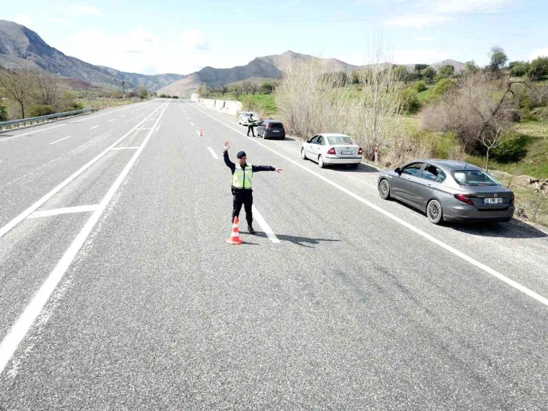 Jandarma ekiplerinden dron destekli trafik denetimi habermeydan